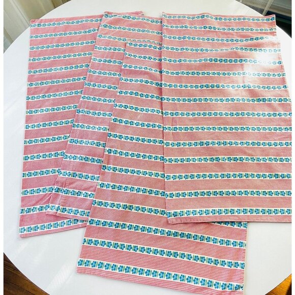 Vintage 1980s pillowcases, red houndstooth, blue flowers stripes, per pair - Picture 8 of 8